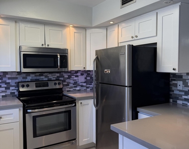 1643 Wiley Street - Photo Thumbnail 4