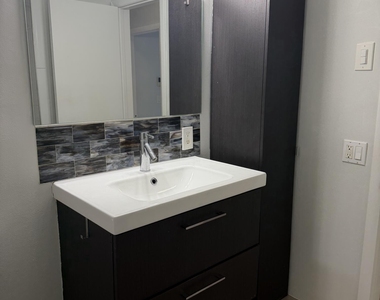 1643 Wiley Street - Photo Thumbnail 11