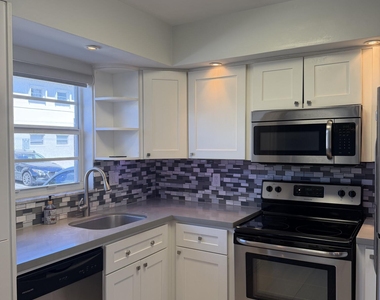 1643 Wiley Street - Photo Thumbnail 3