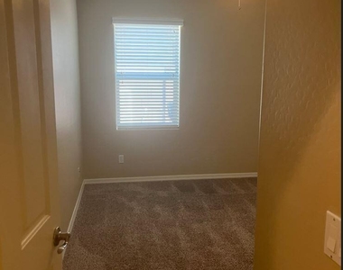 3120 E Patrick Street - Photo Thumbnail 14