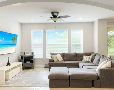 5780 Nw 120th Avenue - Photo Thumbnail 1