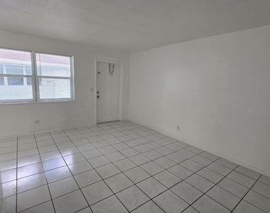 2501 Pierce Street - Photo Thumbnail 10