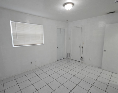 2501 Pierce Street - Photo Thumbnail 7