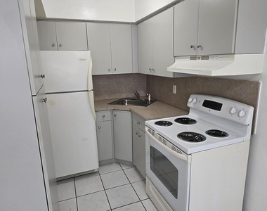 2501 Pierce Street - Photo Thumbnail 2