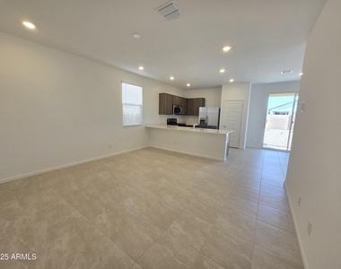 4720 E Amethyst Lane - Photo Thumbnail 12