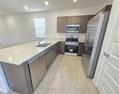 4720 E Amethyst Lane - Photo Thumbnail 16
