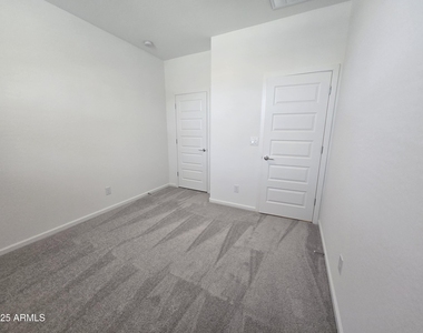 4720 E Amethyst Lane - Photo Thumbnail 3