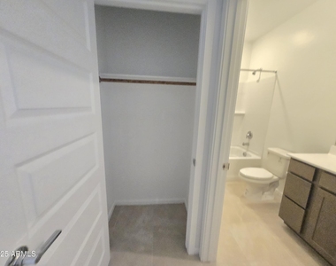 4720 E Amethyst Lane - Photo Thumbnail 6