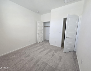 4720 E Amethyst Lane - Photo Thumbnail 4