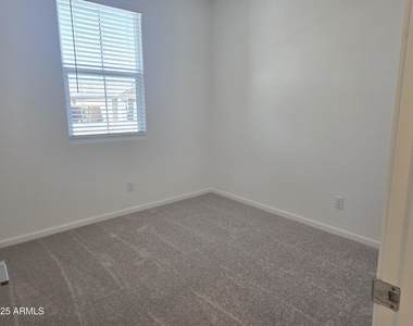 4720 E Amethyst Lane - Photo Thumbnail 2