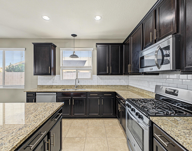 5596 E Helios Drive - Photo Thumbnail 16