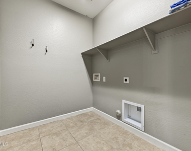 5596 E Helios Drive - Photo Thumbnail 33