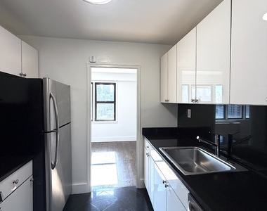 East 63rd Street - Photo Thumbnail 1