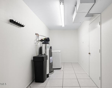 2524 S El Paradiso Drive - Photo Thumbnail 12