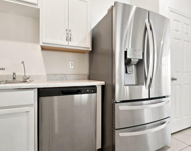 12736 W Midway Avenue - Photo Thumbnail 13