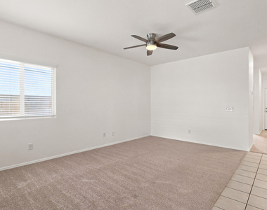 12736 W Midway Avenue - Photo Thumbnail 10