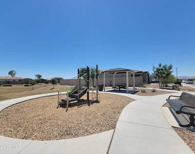 12736 W Midway Avenue - Photo Thumbnail 24