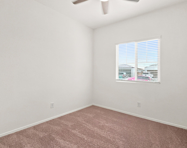 12736 W Midway Avenue - Photo Thumbnail 4