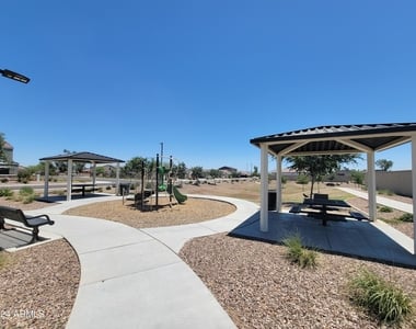 12736 W Midway Avenue - Photo Thumbnail 21