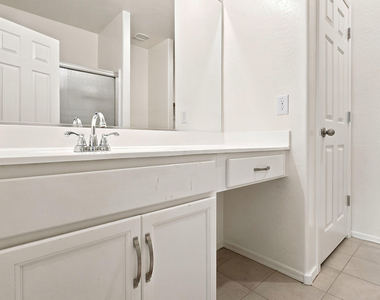 12736 W Midway Avenue - Photo Thumbnail 20