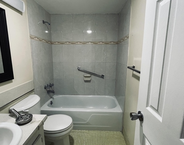 138 Salisbury F - Photo Thumbnail 13