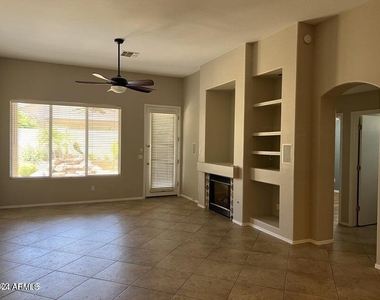 7922 W Ross Avenue - Photo Thumbnail 4