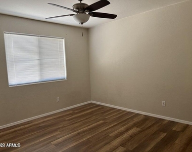 7922 W Ross Avenue - Photo Thumbnail 10