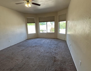 1240 E Baylor Court - Photo Thumbnail 11