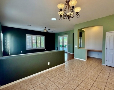 5916 W Fetlock Trail - Photo Thumbnail 6