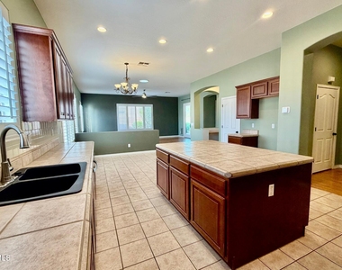 5916 W Fetlock Trail - Photo Thumbnail 5