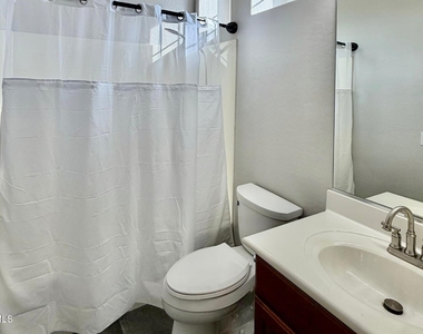 5916 W Fetlock Trail - Photo Thumbnail 21