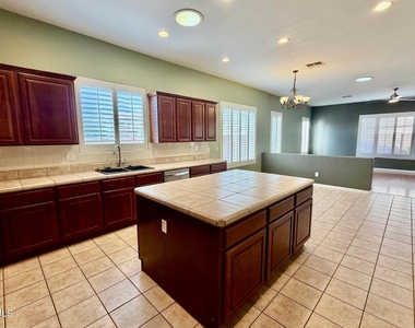 5916 W Fetlock Trail - Photo Thumbnail 3