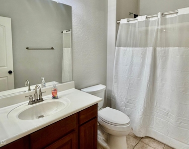 5916 W Fetlock Trail - Photo Thumbnail 11
