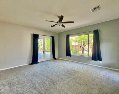 5916 W Fetlock Trail - Photo Thumbnail 19