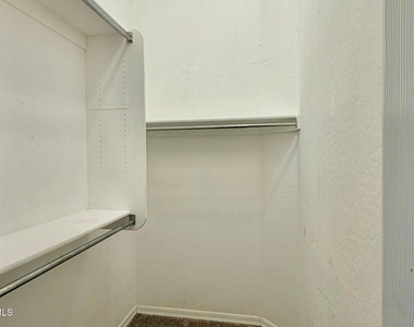 5916 W Fetlock Trail - Photo Thumbnail 14