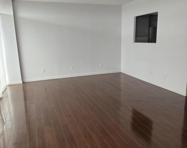 2323 N Central Avenue N - Photo Thumbnail 9