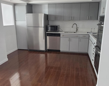 2323 N Central Avenue N - Photo Thumbnail 3