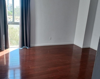 2323 N Central Avenue N - Photo Thumbnail 18