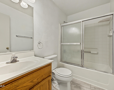 7529 W Sunnyside Drive - Photo Thumbnail 20