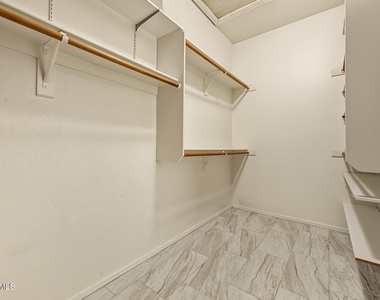 7529 W Sunnyside Drive - Photo Thumbnail 14