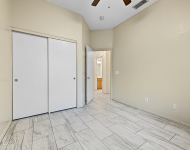 7529 W Sunnyside Drive - Photo Thumbnail 19
