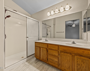 7529 W Sunnyside Drive - Photo Thumbnail 12