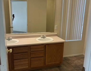 3464 E Wyatt Way - Photo Thumbnail 11