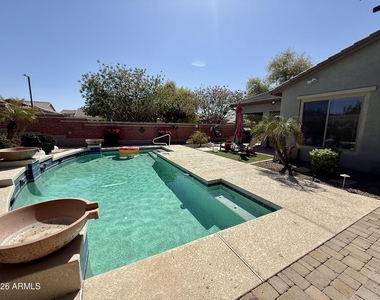 15344 W Corrine Drive - Photo Thumbnail 15