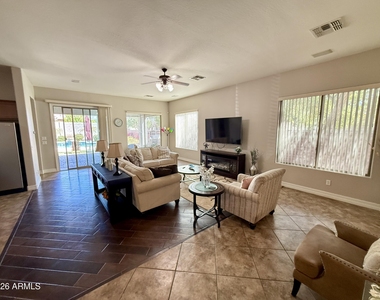 15344 W Corrine Drive - Photo Thumbnail 4