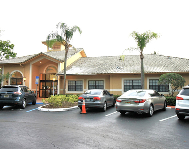9477 Palm Circle N - Photo Thumbnail 6