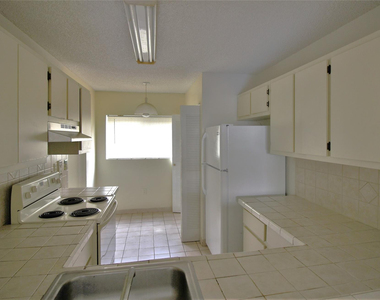 9477 Palm Circle N - Photo Thumbnail 17