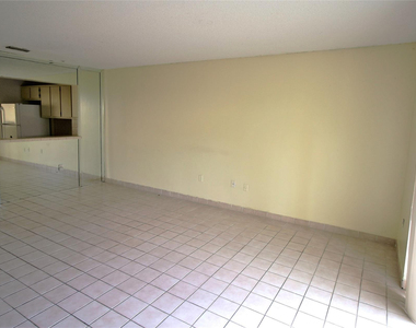 9477 Palm Circle N - Photo Thumbnail 11