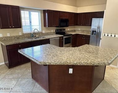 4833 W Taro Drive - Photo Thumbnail 7