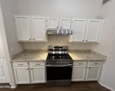 1671 W Princeton Avenue - Photo Thumbnail 7